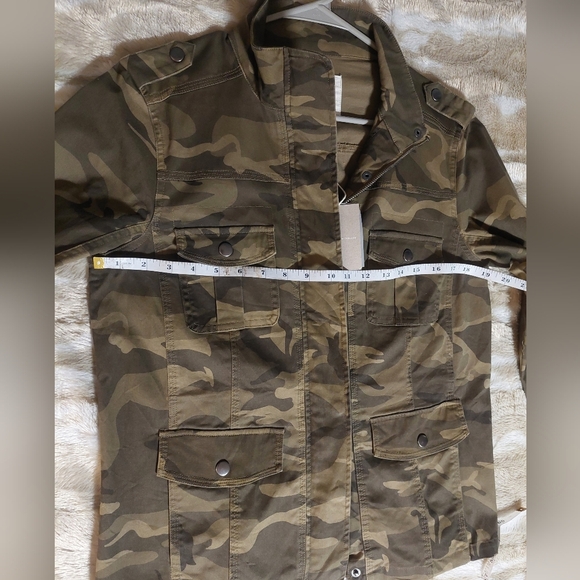 Camouflage Military Style Jacket - Picture 5 of 6